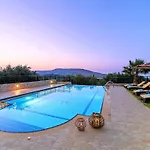Fuer 12 Personen In Chania- Kreta - West-kreta By Interhome Ferienhaus Chania (Crete)