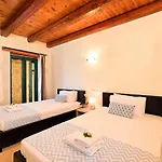 Fuer 12 Personen In Chania- Kreta - West-kreta By Interhome * La Canea