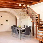 Fuer 12 Personen In Chania- Kreta - West-kreta By Interhome