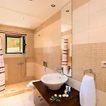 Fuer 12 Personen In Chania- Kreta - West-kreta By Interhome بيت للعطل *
