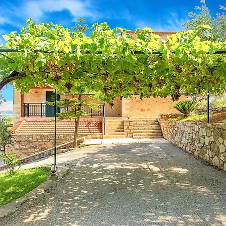 別荘 Fuer 12 Personen In Chania- Kreta - West-kreta By Interhome *